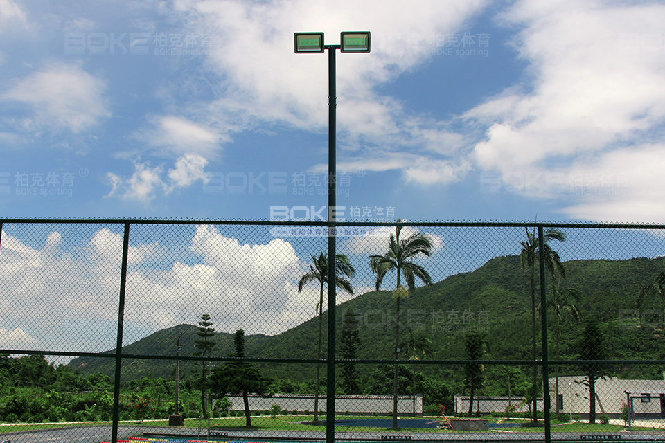 <b>網球場專用燈桿配LED燈具</b>